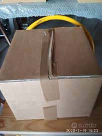 Scatole di cartone nuove ancora imballate