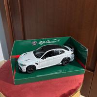 Bburago 1:18 Alfa Romeo Giulia GTAm bianca PERFETT