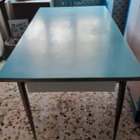 Tavolo in formica 