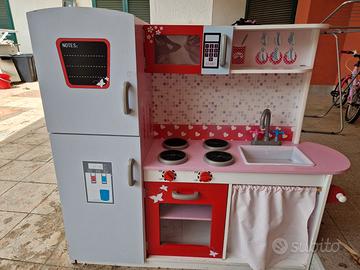 Cucina rosa bambina