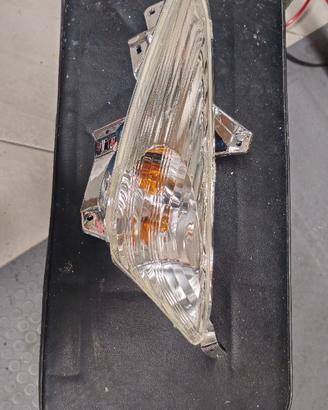 FRECCIA ANTERIORE DESTRA YAMAHA T MAX 500 2008