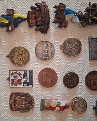 Lotto Medaglie e Spille Vintage  Commemorative 