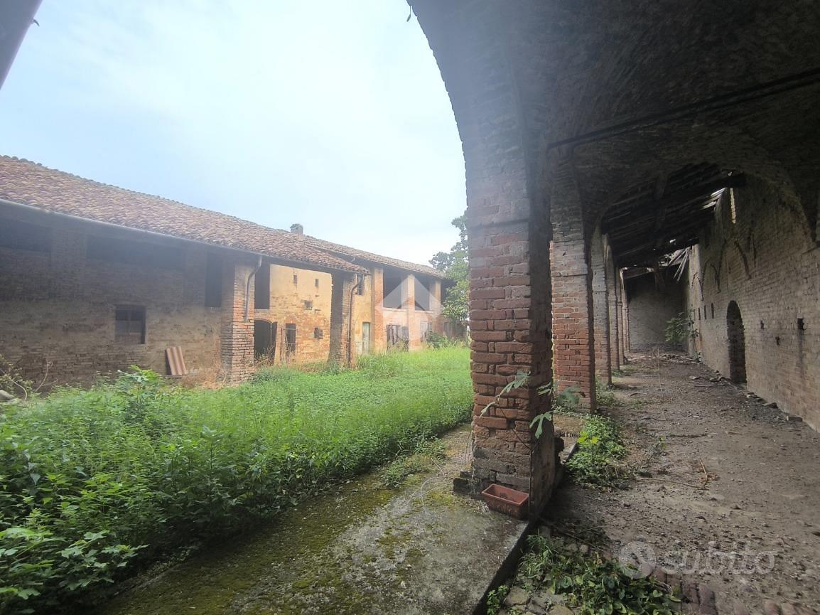 RUSTICO A CORTEMAGGIORE - Vista 2
