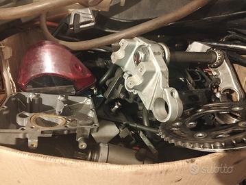 Vari pezzi Hornet 600 2003/2004