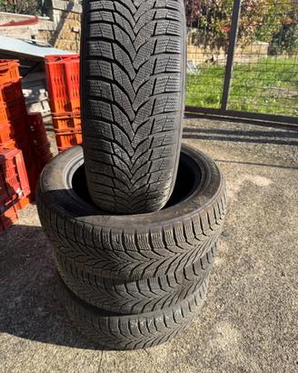 Pneumatici invernali 235/55R19