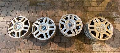 4 Cerchi in lega Volkswagen Golf IV R16 6.50JX16H2