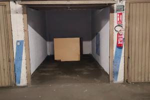 Garage in via Saint Martin de Corleans