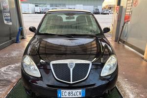 Lancia y 1,4  GPL della casa