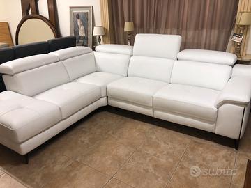 Divani nuovi in svendita dal magazzino