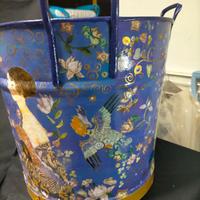 ANTICA TINOZZA CON TRE MANICI DECORATA A MANO