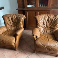 COPPIA DI POLTRONE IN PELLE STILE CLASSICO