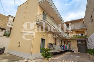 Stabile/Palazzo Frattamaggiore [FV46VRG]