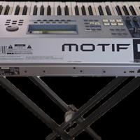 Yamaha Motif ES 7 Keyboard Synthesizer 
