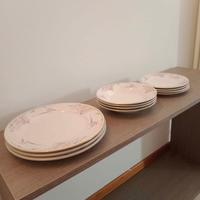 11 piatti Fine Porcelain anni 80 Totale Euro 10