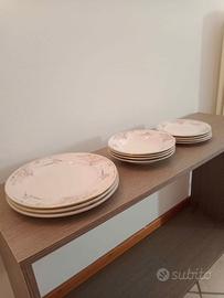 11 piatti Fine Porcelain anni 80 Totale Euro 10