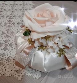 pouf ,candele ,cuscini 