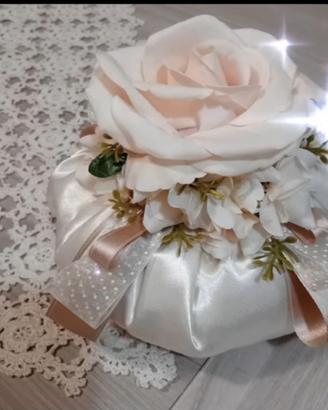 pouf ,candele ,cuscini 