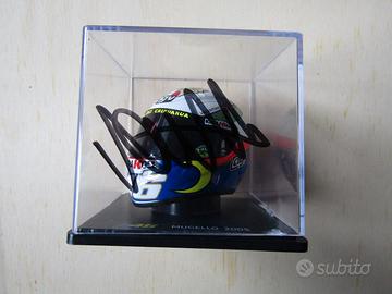 Modellino 1/5 casco con autografo V.Rossi