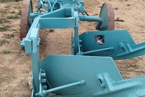 Aratro nardi 50 cui trainato idraulico