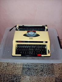 Macchina da scrivere AEG Olympia