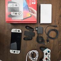Nintendo Switch Oled con accessori