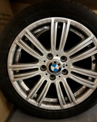 Cerchio in lega BMW con pneumatico