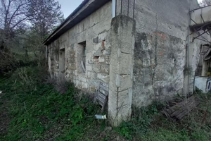 Terreno con rustico a Castelbuono