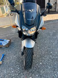 Moto kawasaki Z750 s