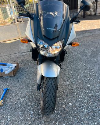 Moto kawasaki Z750 s