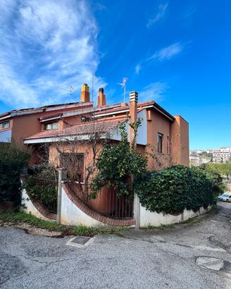 Villa Bifamiliare, Via del Molinello Termoli