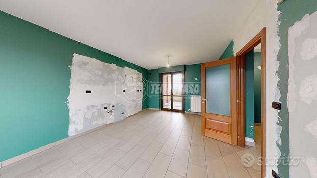 4 LOCALI CON TERRAZZO E BOX