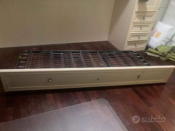 Rete letto con piedi pieghevoli per cameretta
