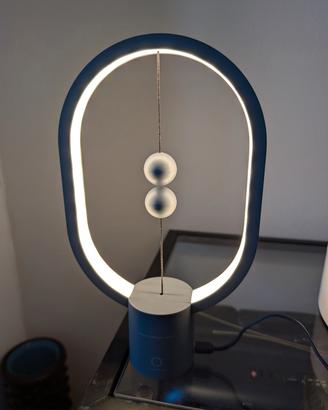 Lampada Design Heng Balance + cavo mini USB