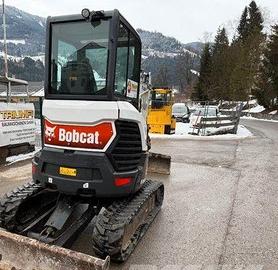 MINI ESCAVATORE BOBCAT U27