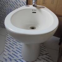 Bidè completo di rubinetteria marca REMER permuto