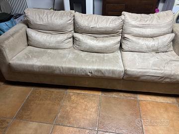 Divano letto in buone condizioni