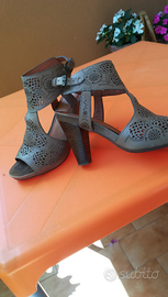 Sandalo con zeppa colore cuoio Geox