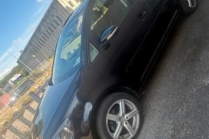 Volkswagen Touran 1.6 TDI DSG Comfortline