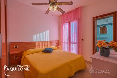 Un mese al mare, giugno: 4/6 PL con un posto auto