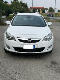 Opel Astra 1.4 100CV Sports Tourer Cosmo