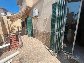 Semi Indipendente con Terrazzo