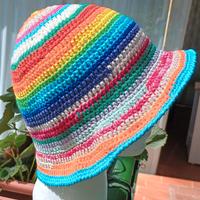 Cappello multicolore con arcobaleno cotone uncinet