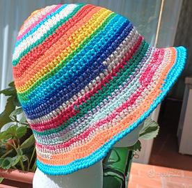 Cappello multicolore con arcobaleno cotone uncinet