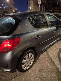 Permuto con macchina più spaziosa