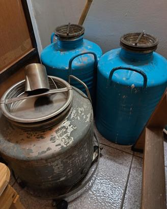 Contenitori per olio di oliva