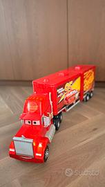 Saetta Mc Queen, camion e macchine