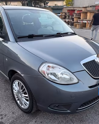 LANCIA Ypsilon 1.2 Argento senza nessun lavoro d