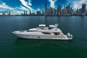 Ferretti 810 fly