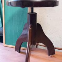 Sgabello regolabile in Noce 