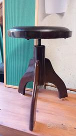 Sgabello regolabile in Noce 